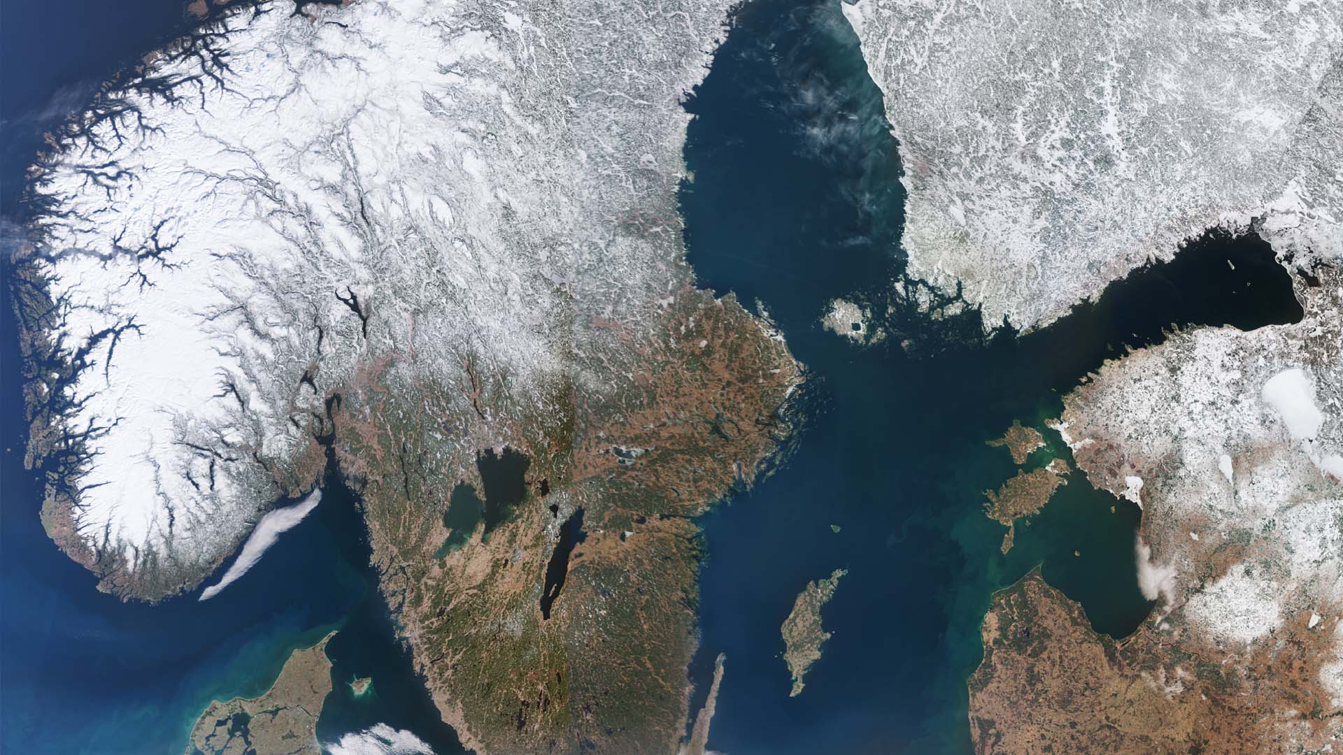 Monitoring droughts in the Northern Europe (2018 Baltic Sea use case)